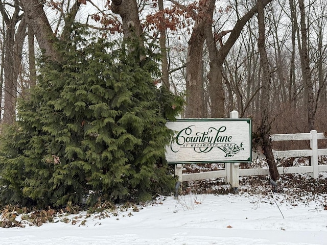 view of community / neighborhood sign