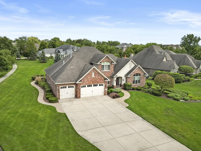 view of front of home featuring a front lawn