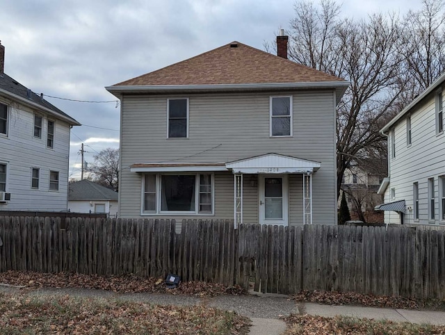 view of front property