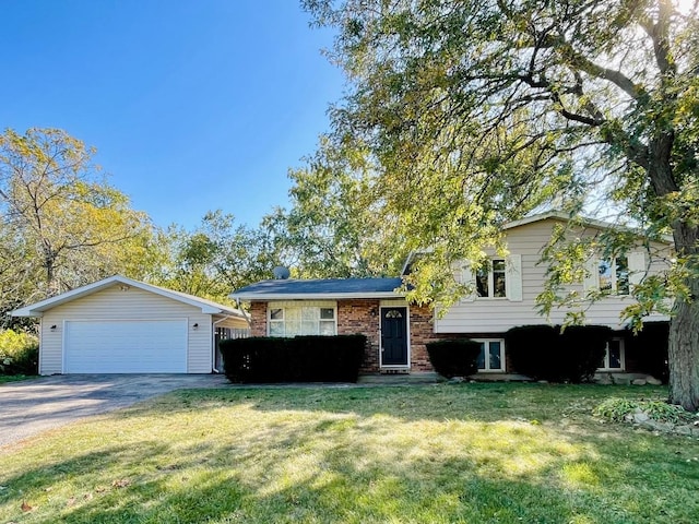 split level home with a front lawn