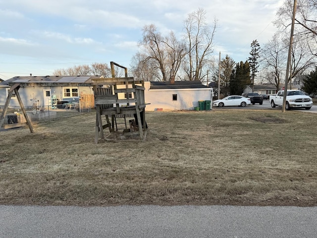 view of yard featuring cooling unit