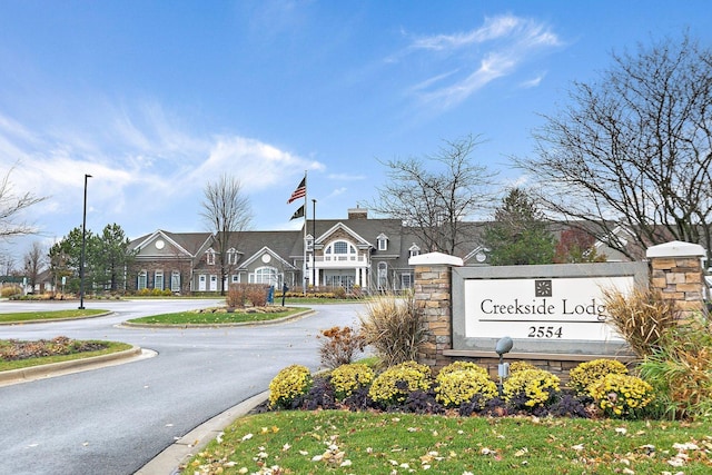 view of community / neighborhood sign