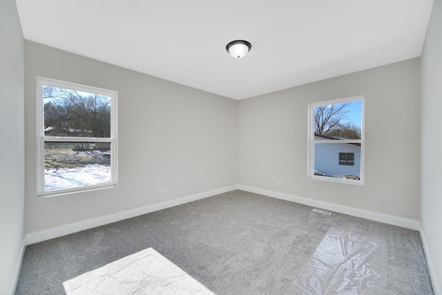 view of carpeted spare room