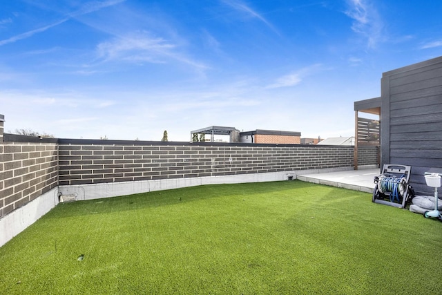 view of yard featuring a patio area