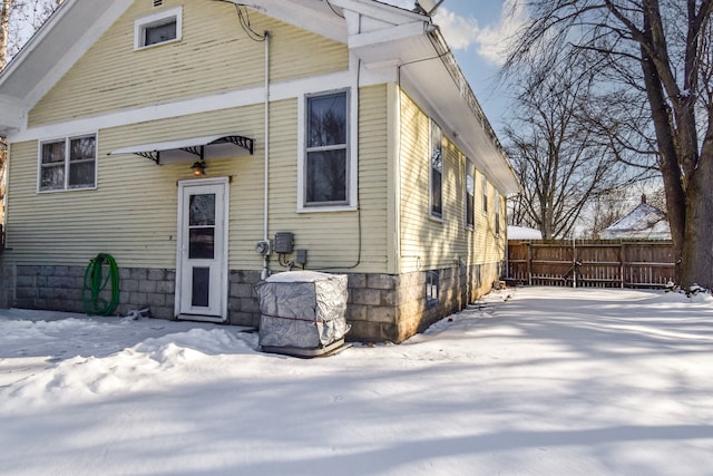 view of front of property