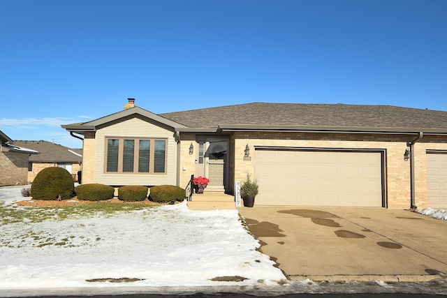 view of front facade featuring a garage