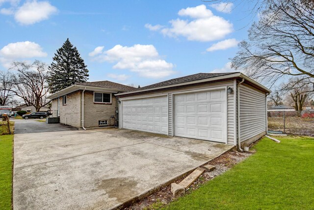 16542 Paulina St, Markham, IL 60428 - garage featuring fence