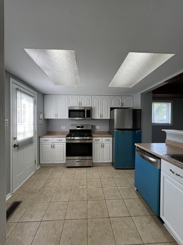 498 Meadow Green Ln, Round Lake Beach, IL 60073 - photo 6