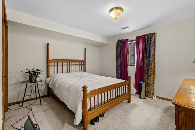 bedroom with carpet flooring