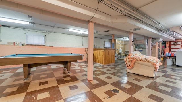 recreation room with washer / dryer and billiards