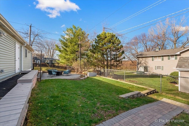 view of yard featuring a patio