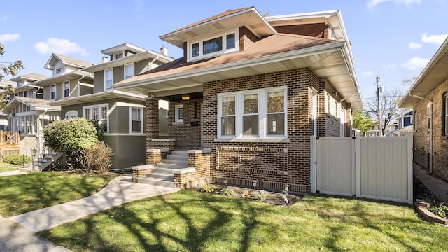 view of front of property with a front yard