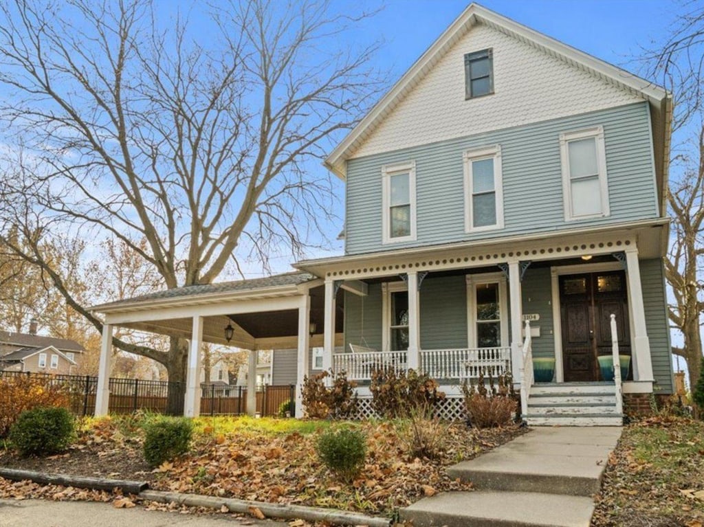 view of front of home featuring covered porch