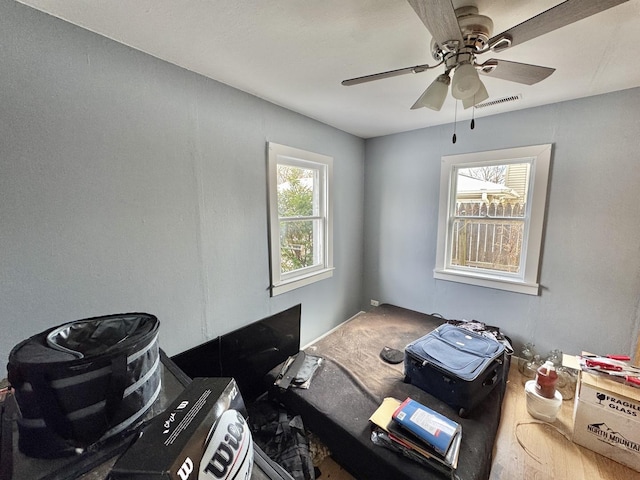 miscellaneous room with ceiling fan