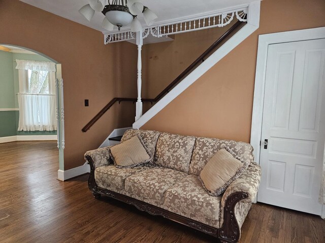 view of front of house with covered porch