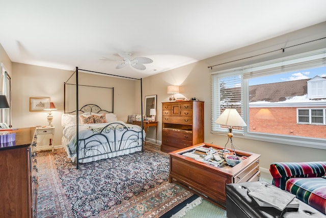 bedroom with ceiling fan