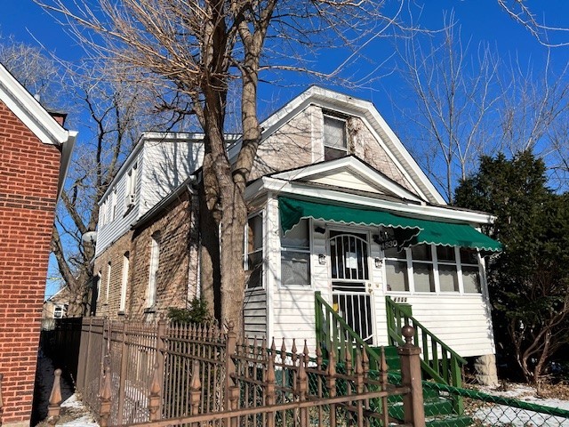 view of front of house