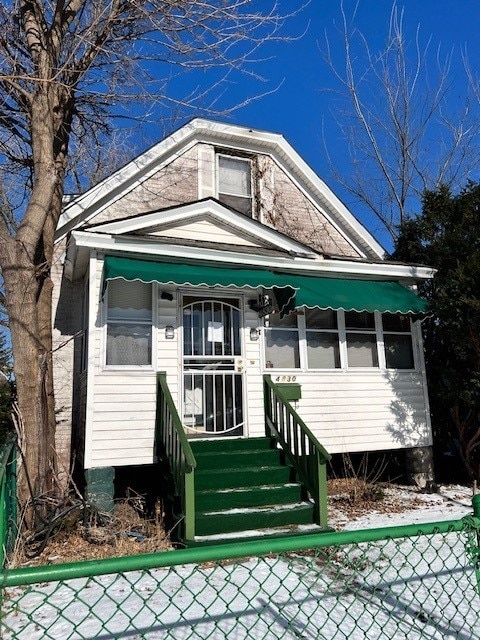 view of front of house