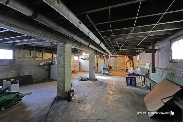 basement featuring washer / clothes dryer