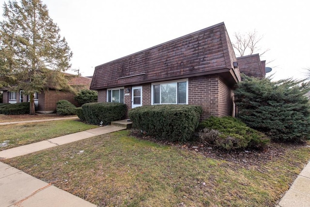 view of front of house with a front yard