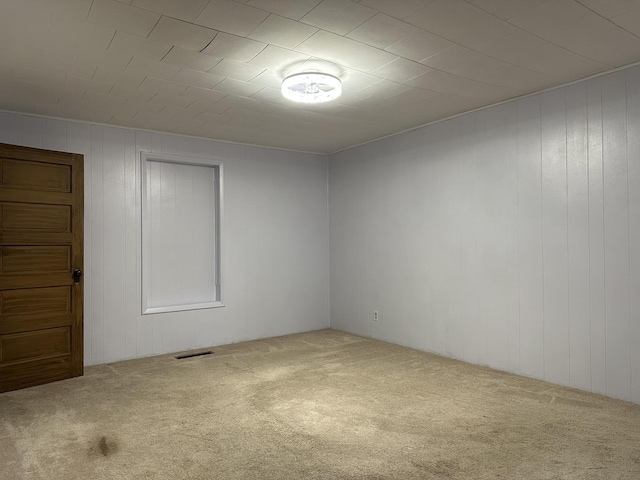 spare room with carpet flooring