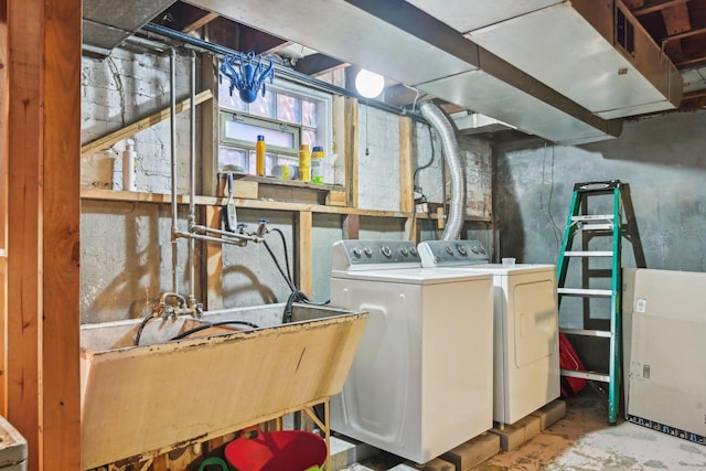 laundry room with washer and clothes dryer