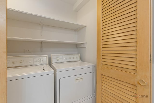 1712 Shawnee Trl, Northbrook, IL 60062 - clothes washing area with independent washer and dryer