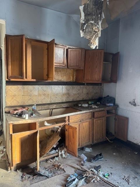 kitchen featuring decorative backsplash