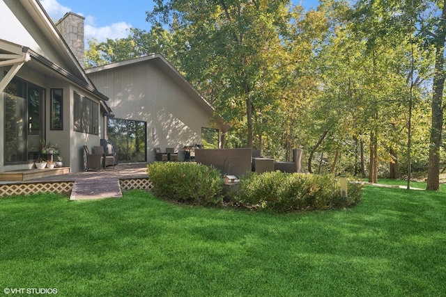 view of yard with a patio area