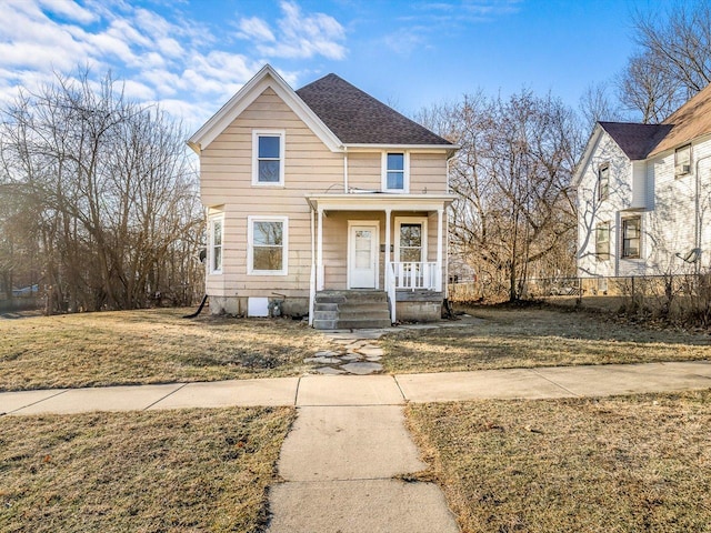 front of property with a front lawn