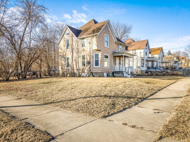 view of front property