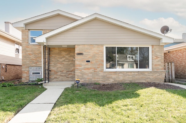 view of front of house featuring a front yard