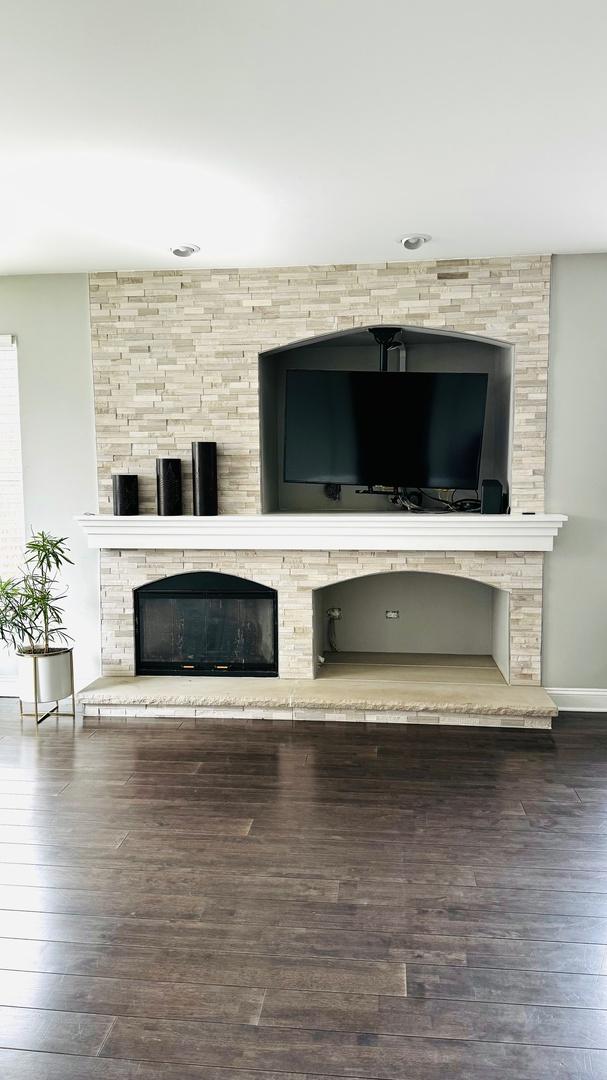 812 Auburn Ln, Lindenhurst, IL 60046 - photo 4
