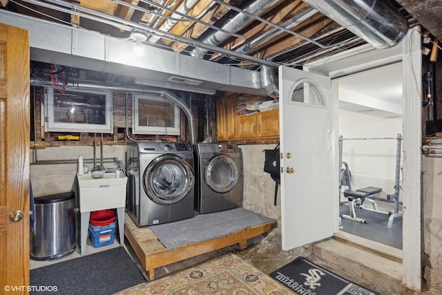 washroom with washer and clothes dryer