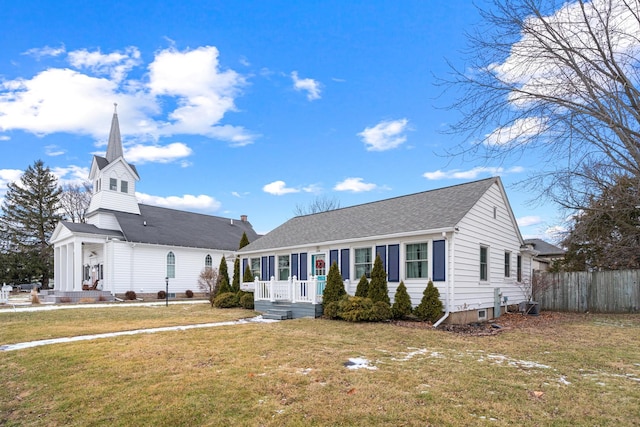 view of front of house with a front yard