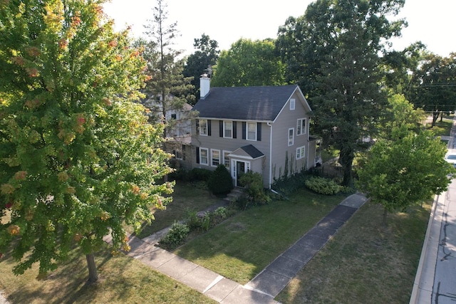 view of front of house with a front lawn