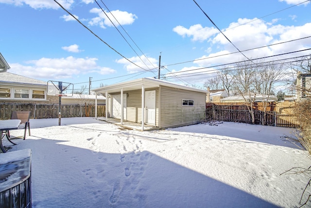 exterior space featuring an outbuilding