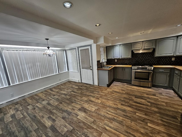 kitchen with sink, pendant lighting, gray cabinetry, and gas stove