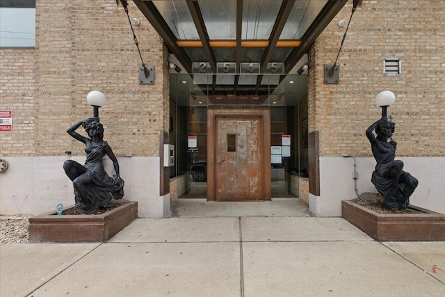 2545 S Dearborn St Unit 508, Chicago, IL 60616 - doorway to property featuring brick siding