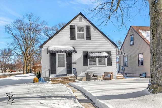 view of front of property