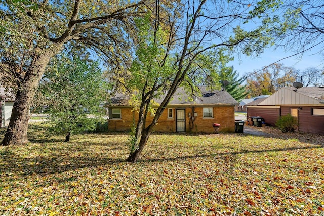 exterior space featuring a yard