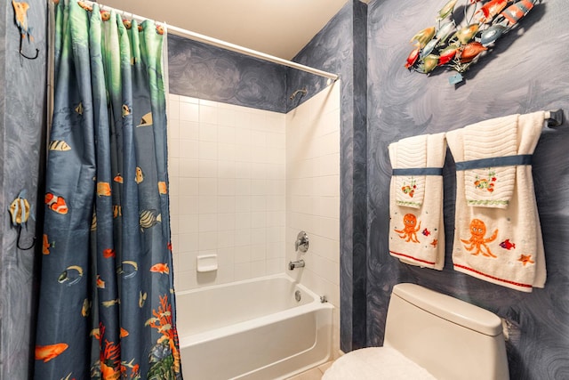 bathroom featuring toilet and shower / tub combo with curtain