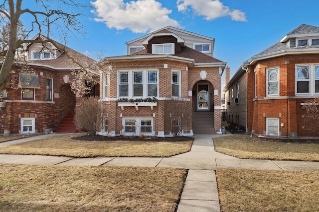 view of front facade featuring a front yard