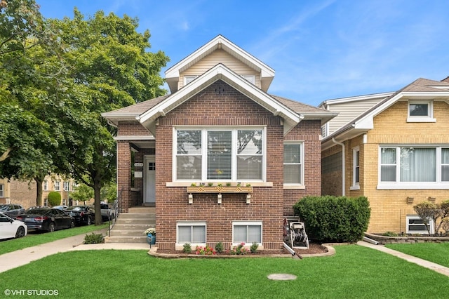 view of front of property featuring a front lawn