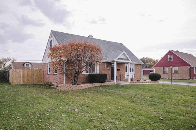 view of front of property with a front yard