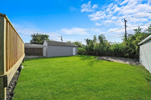 view of yard with an outdoor structure