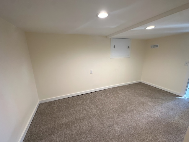 unfurnished room featuring carpet floors