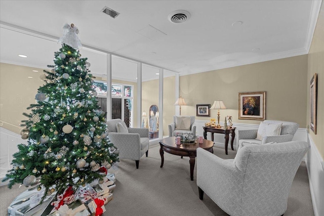 living room with carpet flooring and crown molding