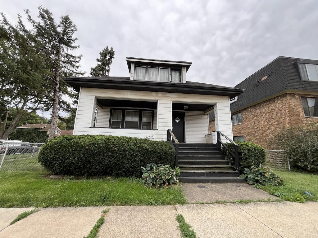 view of front of home featuring a porch