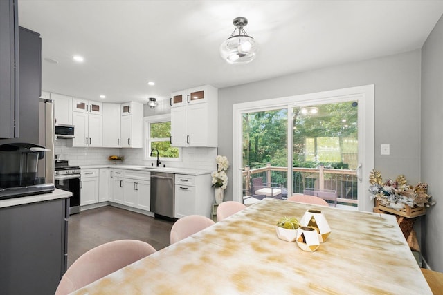 dining space with sink